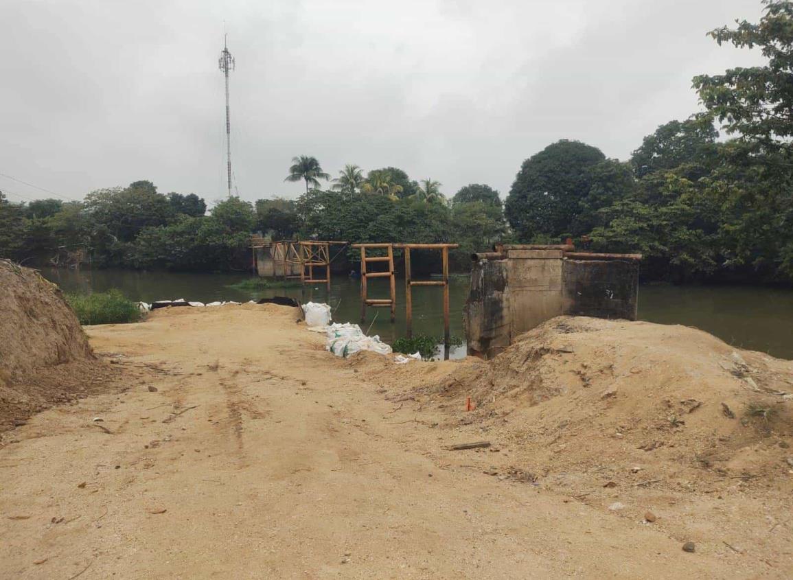 Piden agilizar construcción de puente en área rural de Minatitlán