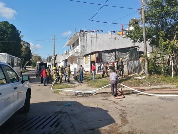El Chuky incendia la vivienda de sus padres; moviliza a bomberos y policías en Coatzacoalcos | VIDEO