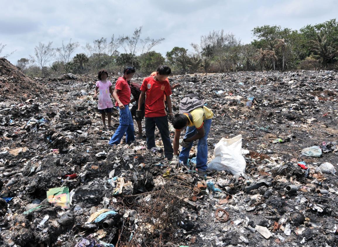A tope basurero de Villa Allende; unidades recolectoras quedan varadas