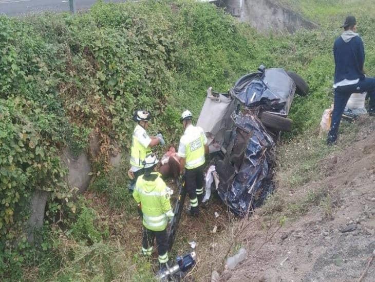 Médicos de Yanga se accidentan en autopista La Tinaja - Cosamaloapan