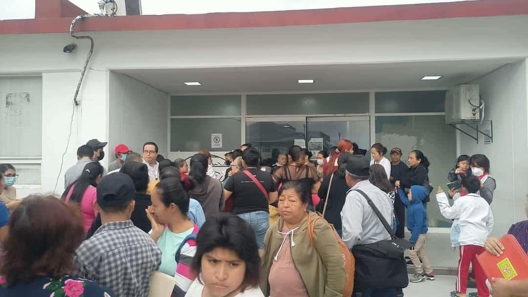 Habitantes de Las Choapas abarrotan hospital Pedro Coronel por Jornada de Especialidades