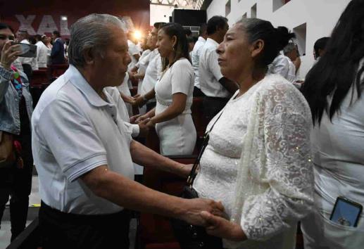 María y Raúl; un amor maduro que decidió darse el sí en bodas colectivas de Xalapa