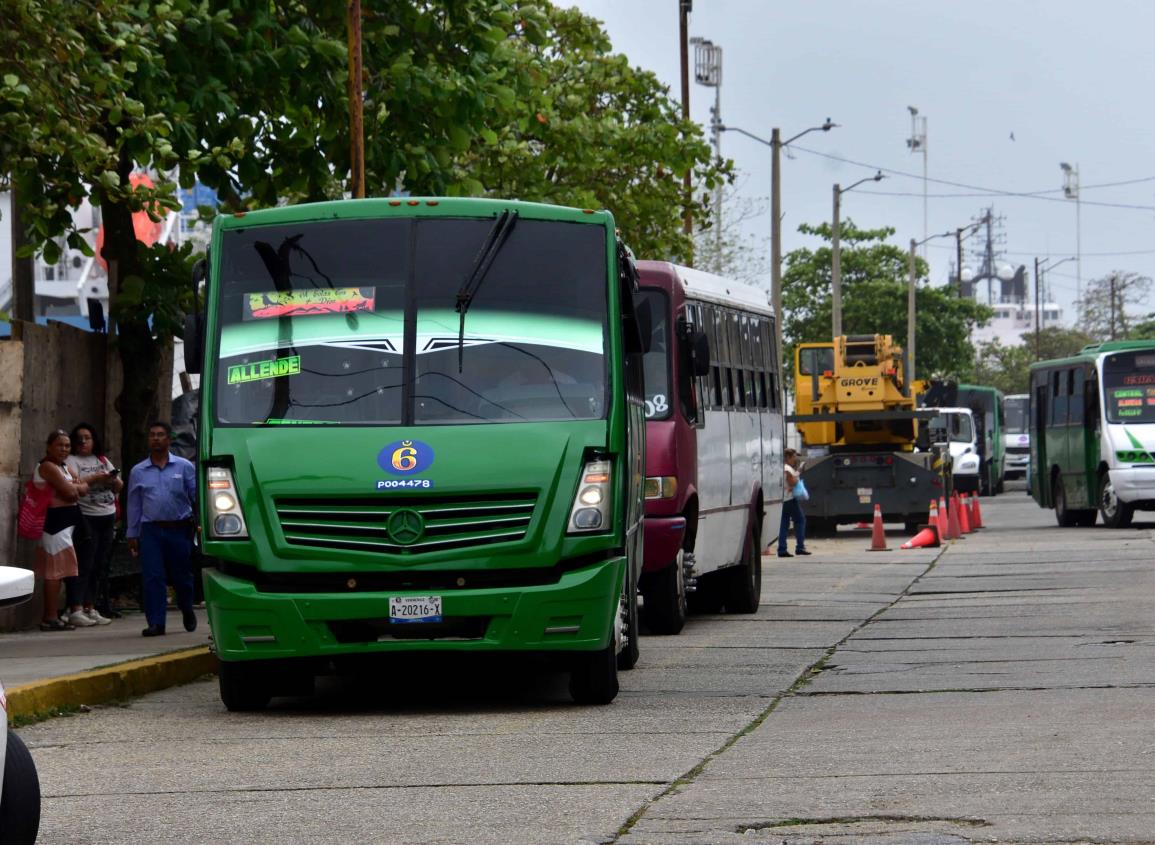 Capacitan a choferes del servicio de transporte urbano de Coatzacoalcos