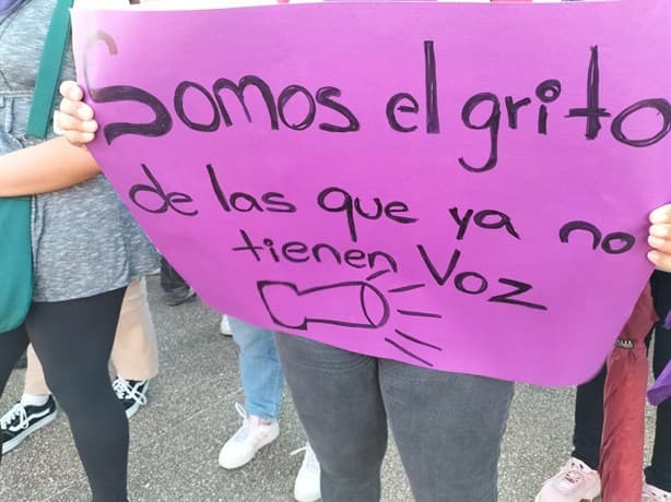 Día de la Mujer en Coatzacoalcos: marchan, hacen ruido y crean conciencia contra la indiferencia | VIDEO
