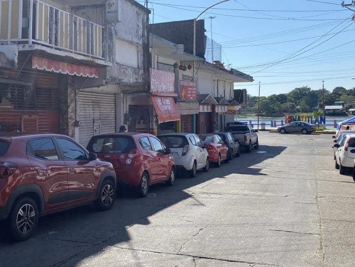 Ante baja de ventas, locatarios de mercado de Minatitlán insisten en reapertura de ruta urbana