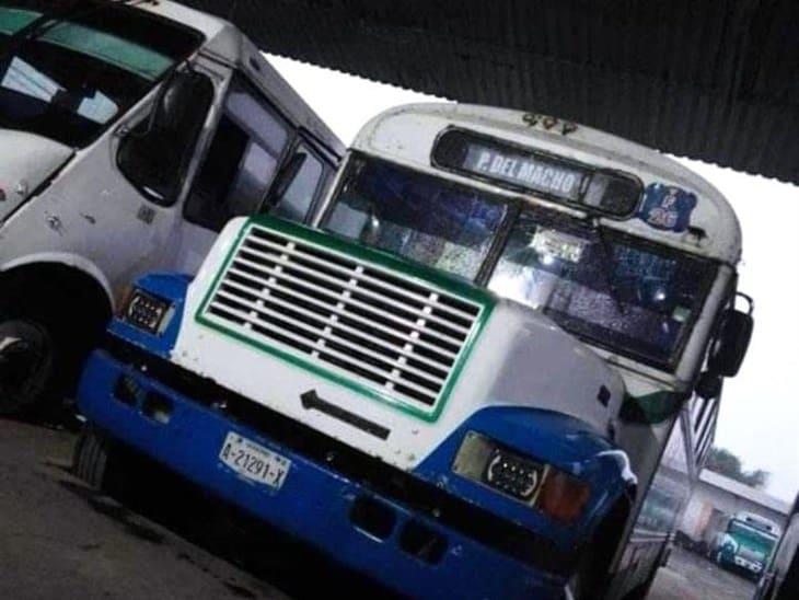 Roban autobús de pasaje de la línea Azules de Huatusco