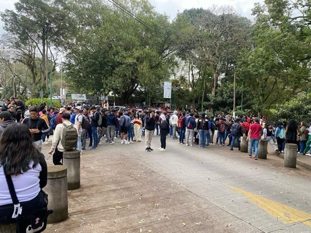 Acusan a la Universidad Veracruzana de ´volver rígido´ al MEIF; toman la zona UV  (+ VIDEO)