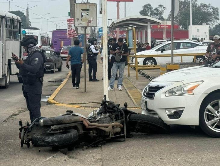 Elemento de la SSP resultó herido tras derrapar en Minatitlán
