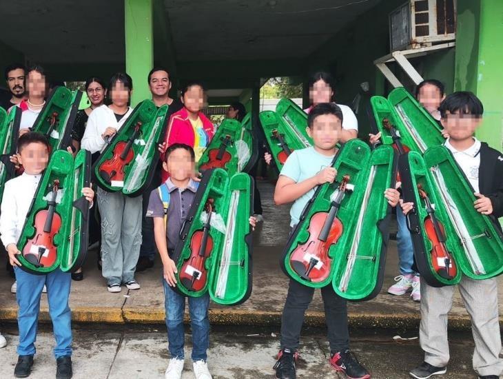 Así lograron reemplazar violines robados en escuela Sinfónica de Coatzacoalcos