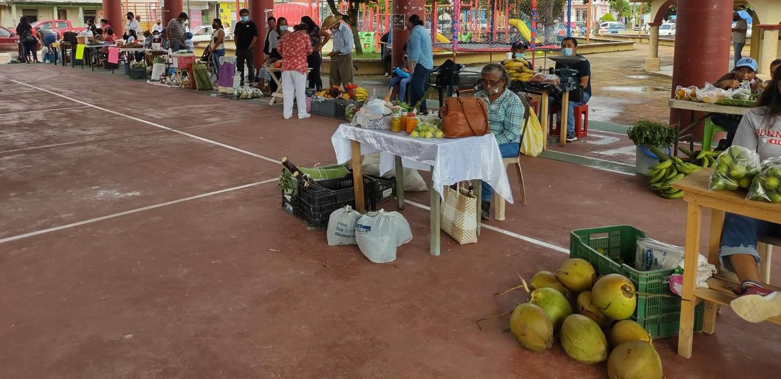 Llevaron a cabo segundo mercado campesino en zona rural de Minatitlán