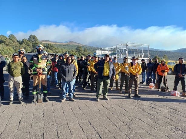 Enfrentan por octavo día incendio forestal en el Parque Nacional Iztaccíhuatl Popocatépetl