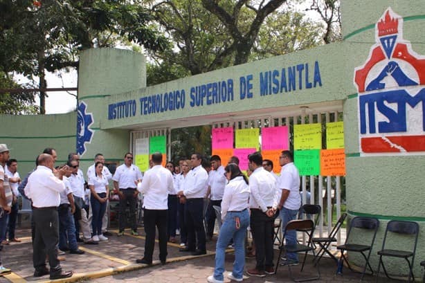 Trabajadores del Tec Misantla exigen pago de prima vacacional