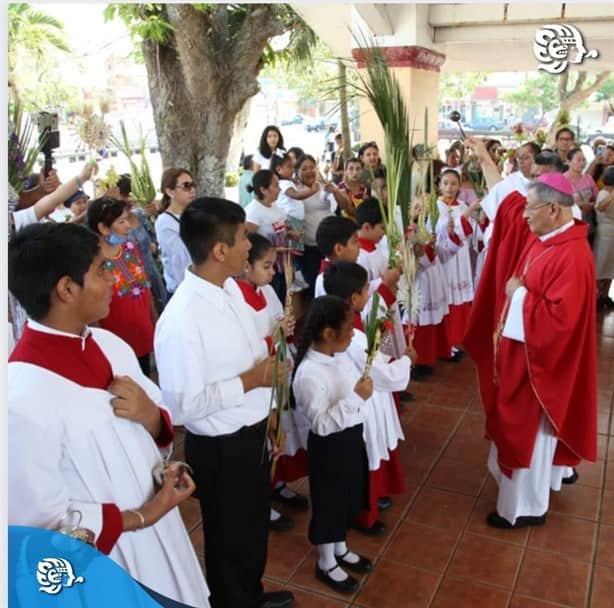 Católicos de Coatzacoalcos celebran Domingo de Ramos en catedral San José