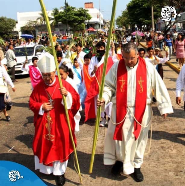 Católicos de Coatzacoalcos celebran Domingo de Ramos en catedral San José