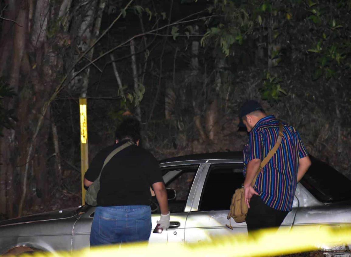 De Soteapan la pareja localizada asesinada dentro de auto abandonado en la Transístmica  I VIDEO
