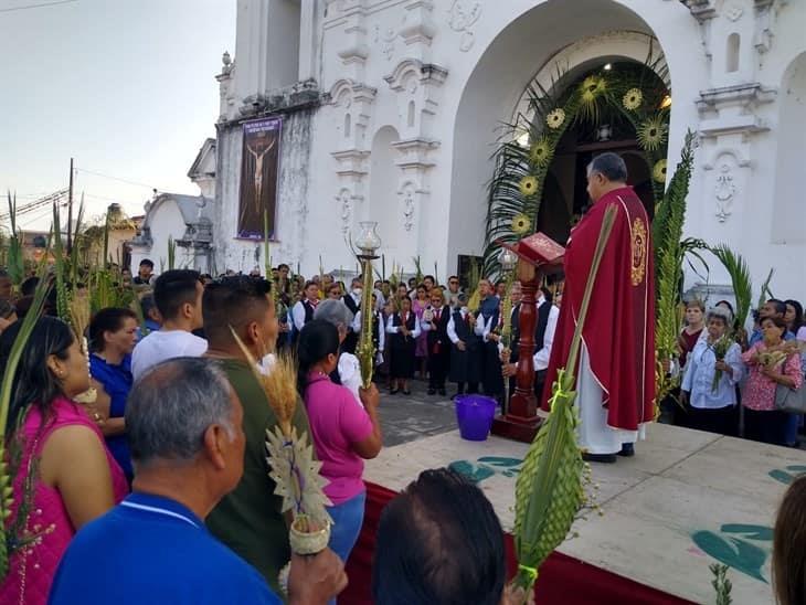 Realizan misa por Domingo de Ramos en Misantla 
