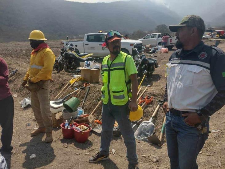 Solicitan herramientas y voluntarios para combatir incendio en el cerro Xochío (+Video)