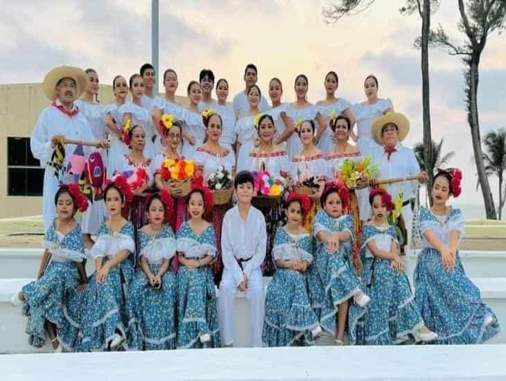 Ballet folklórico Raíces de Nanchital promueve programa Arte en Movimiento