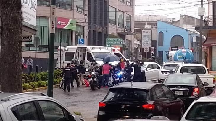 Mujer es atropellada en la calle Diego Leño en Xalapa; automovilista no respetó paso peatonal