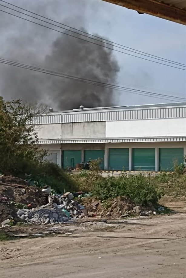 Se incendia bodega en Central de Abastos de Xalapa (+Video)
