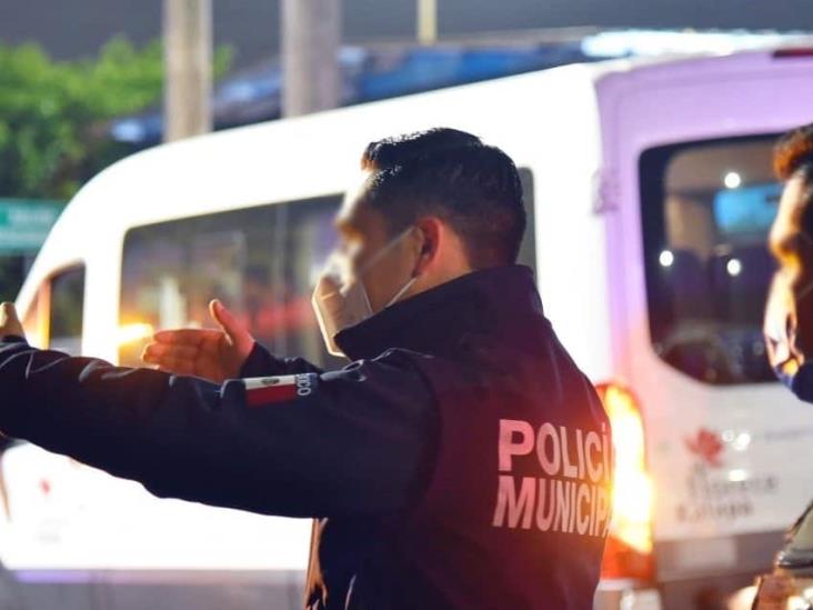 ´Te bajan y te piden que les soples´; acusan abusos de policías en Xalapa