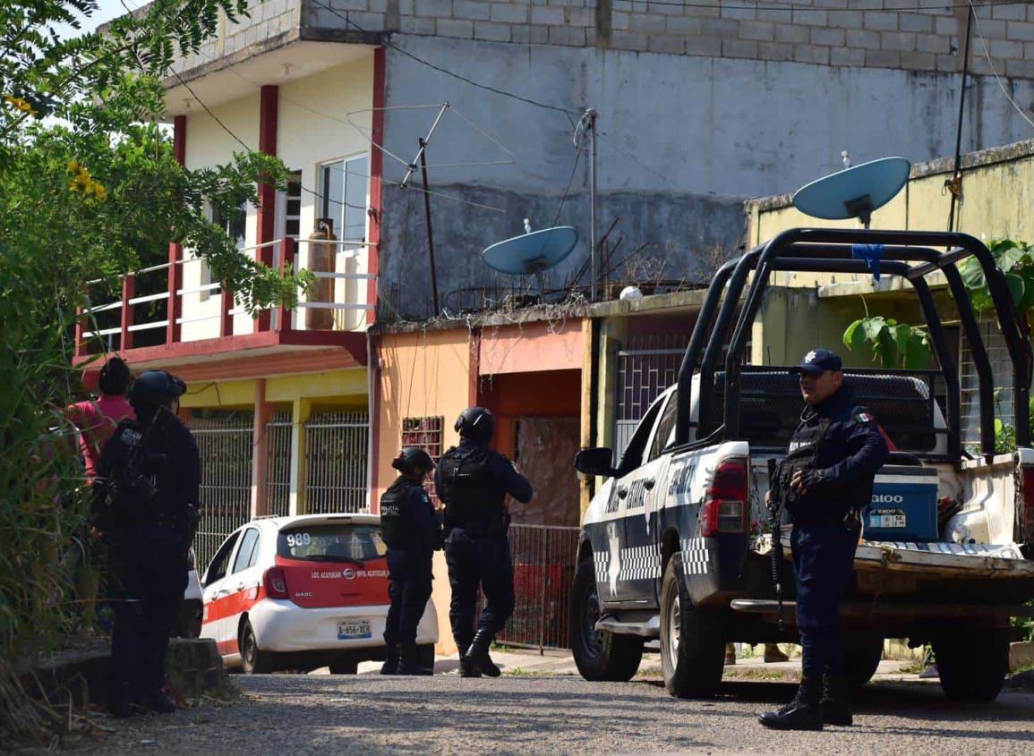 Taxista atenta contra su vida para evitar ser detenido en Acayucan