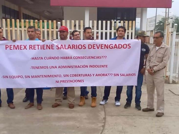 Protestan trabajadores petroleros de Poza Rica