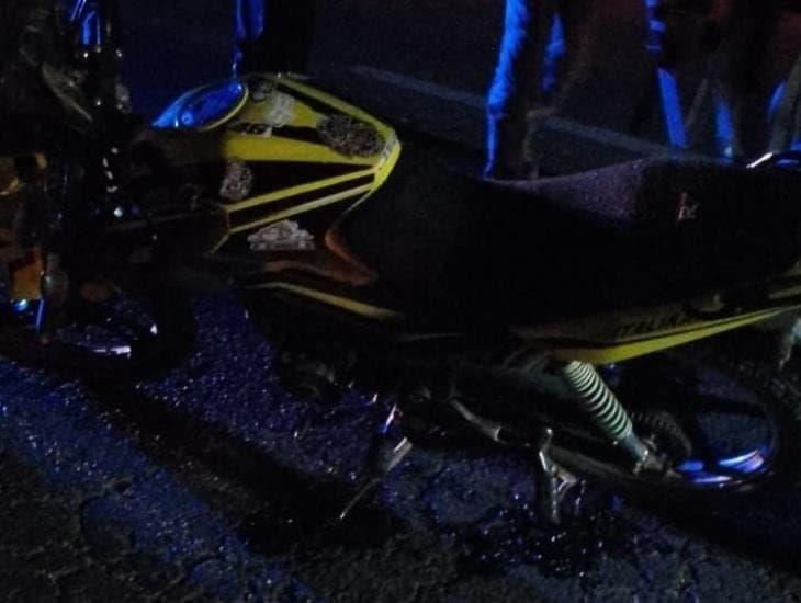 Baches derriban a motociclista en la Transistmica, tramo Acayucan - Sayula