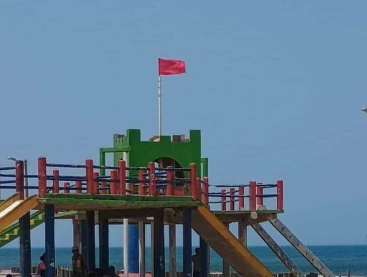 Bandera roja es colocada en playa de Coatzacoalcos ¡extrema precauciones! | VIDEO