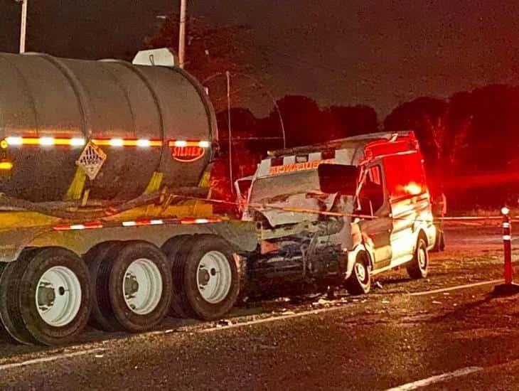 Ambulancia y autotanque se impactan en autopista Cosolea-Nuevo Teapa ¡hay heridos de gravedad! | VIDEO