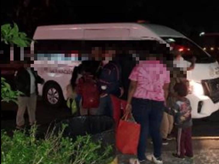 Aseguran a 47 migrantes en municipios del centro de Veracruz