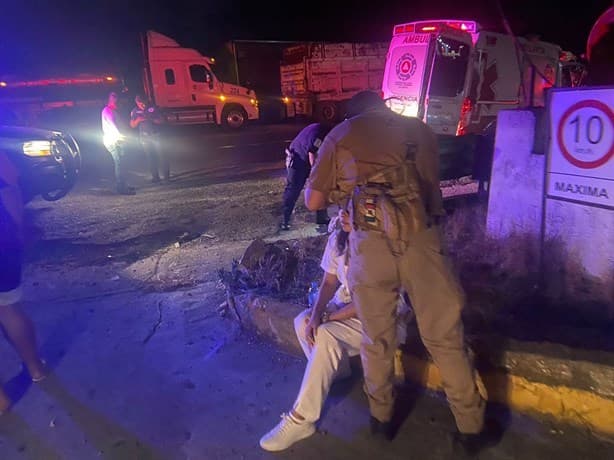 Así fue la tragedia en la Cosolea- Nuevo Teapa, un muerto tras choque de ambulancia y autotanque | FOTOS
