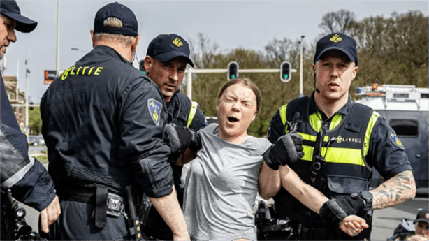 Greta Thunberg detenida en la Haya: Protesta contra subvenciones a combustibles fósiles