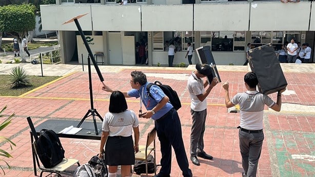 Realizan experimentos durante eclipse solar en Conalep de Poza Rica