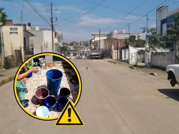 Colonia Higueras de Xalapa lleva 10 días sin agua; advierten con cerrar calles