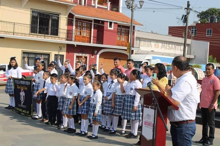 Primaria conmemora aniversario luctuoso de Emiliano Zapata en Misantla