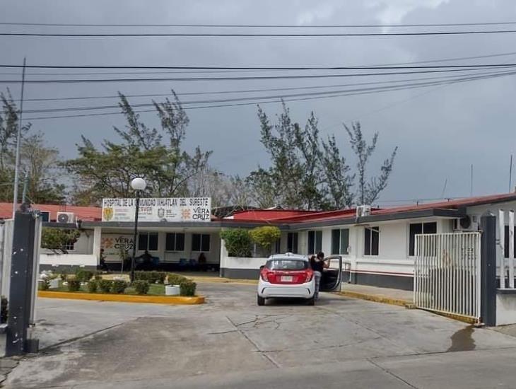 Trabajadores de IMSS Bienestar en Ixhuatlán del Sureste denuncian falta de pago