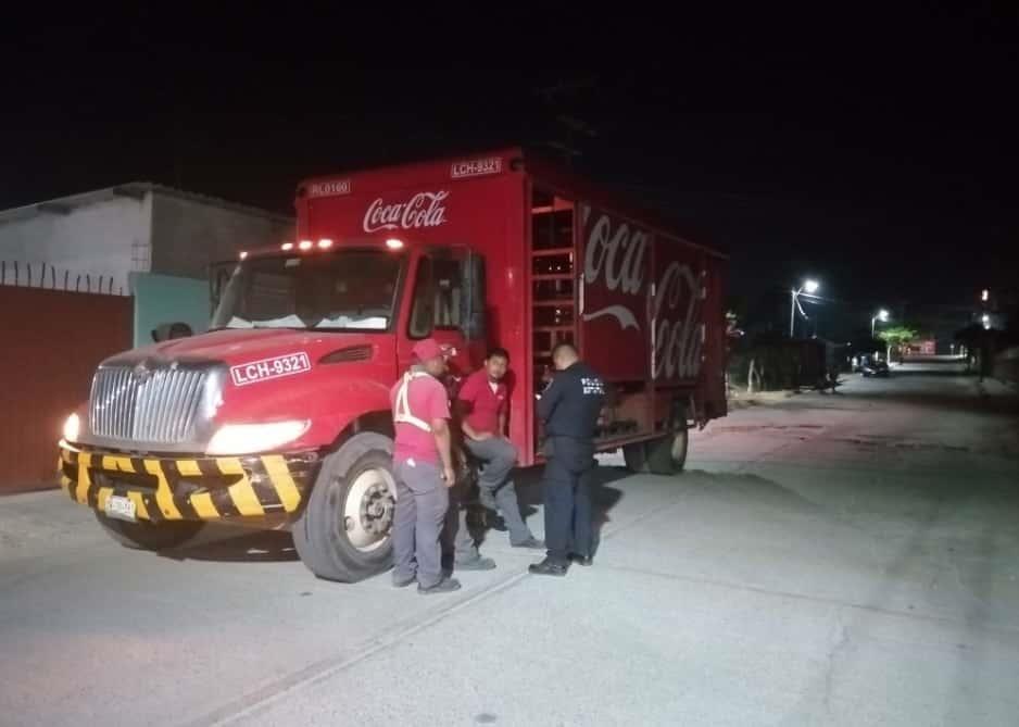 Roban camiones de conocida empresa refresquera en la carretera Las Choapas - Ocozocoautla