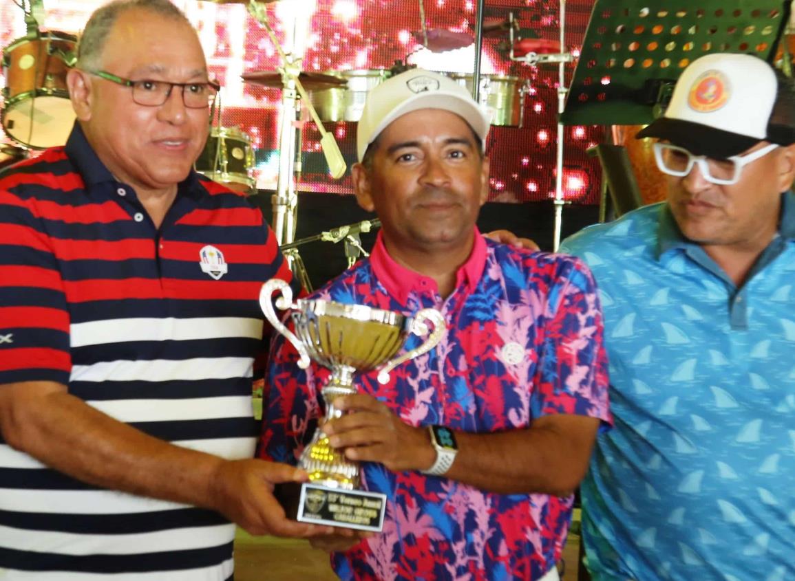 Alvaro García repite como campeón del Anual de Golf