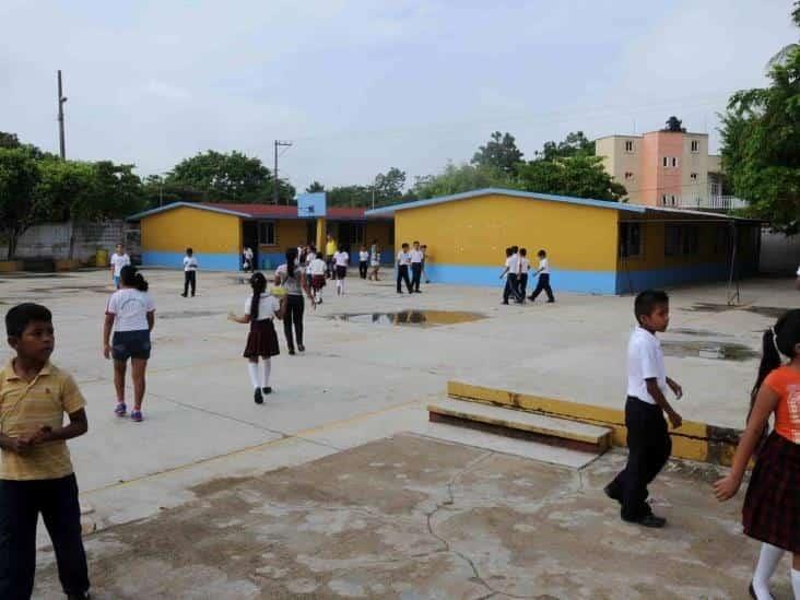 Hacen falta 50 mil maestros en escuelas de Veracruz