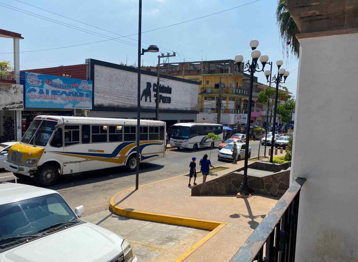 Tres camiones del transporte público en Acayucan no pasaron la revista vehicular