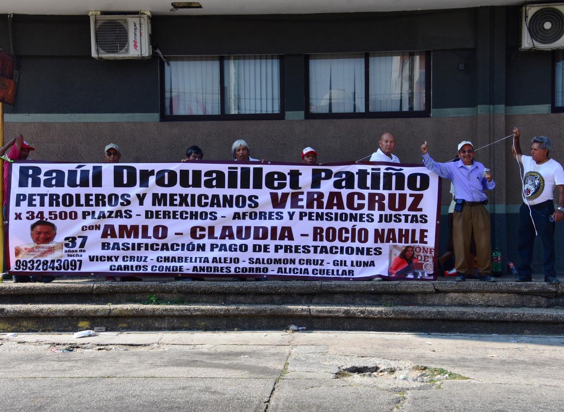 Jubilados invitan a petroleros del sur de Veracruz a pelea por la última plaza; ¿de que se trata? l VIDEO