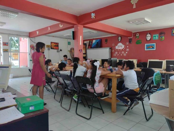 Actividades para niños, en Eco Biblioteca de Camerino Z Mendoza