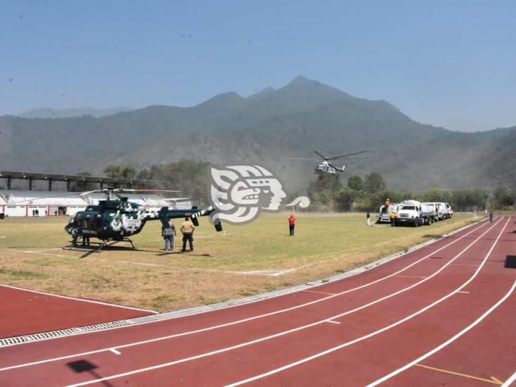 Con helicóptero refuerzan combate de incendio en Cerro de Tenango