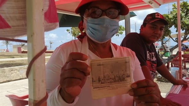 Siempre informada con Diario del Istmo, Doña Bertha lleva 30 años deleitando con sus cócteles en el Malecón | VIDEO