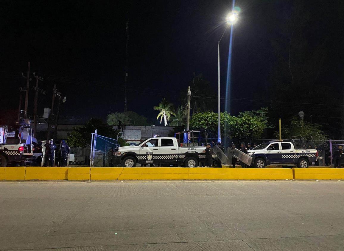 Movilización de SSP por operativo sorpresa en Cereso de Acayucan | VIDEO