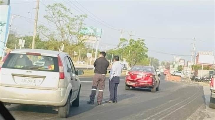 Se registra choque en la carretera Xalapa-Dos Ríos