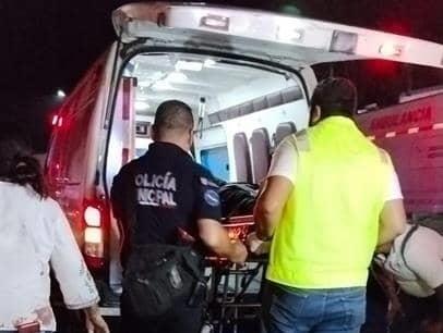 Fuerte choque entre autobús y tráiler en Cuitláhuac; hay 5 lesionados de gravedad