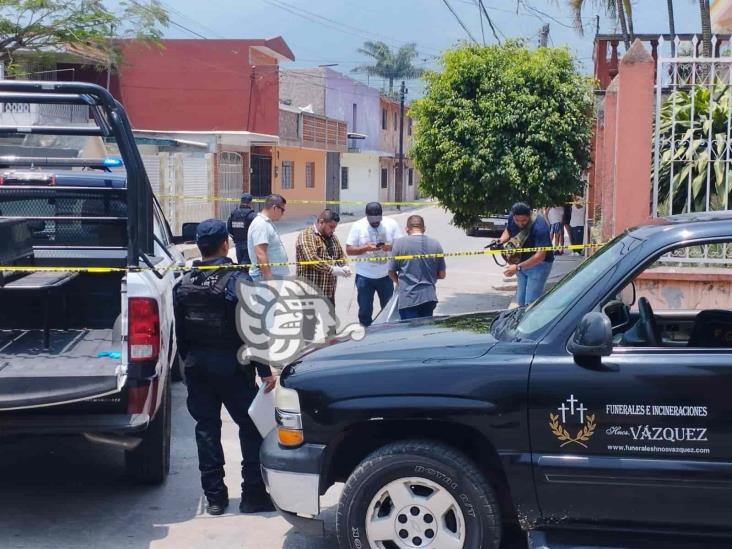 Ahora en Río Blanco; sujeto muere súbitamente en la colonia Benito Juárez (+Video)