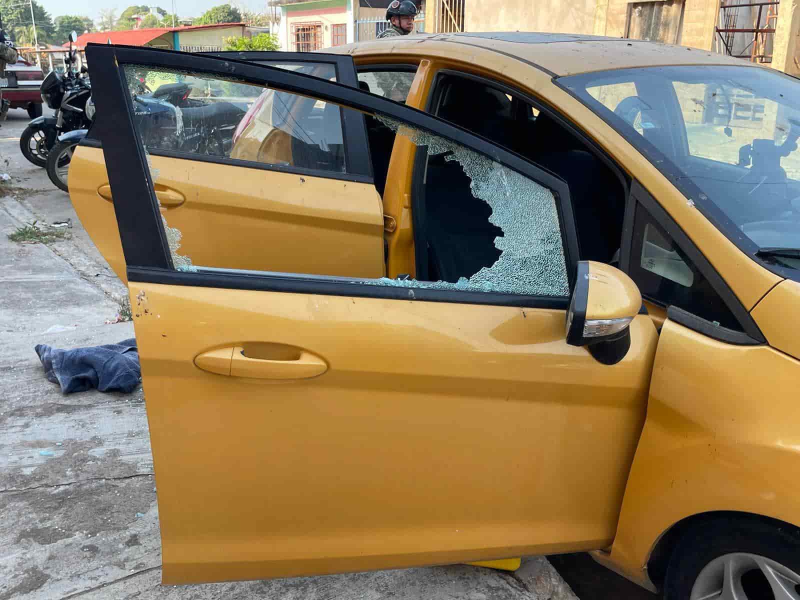 Vandalizan vehículo de marino que se emplea como policía municipal en Acayucan